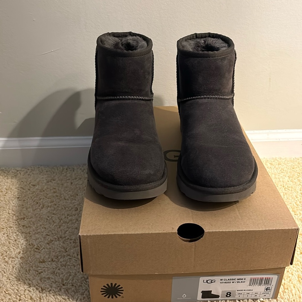 Ugg Ankle boot size 8